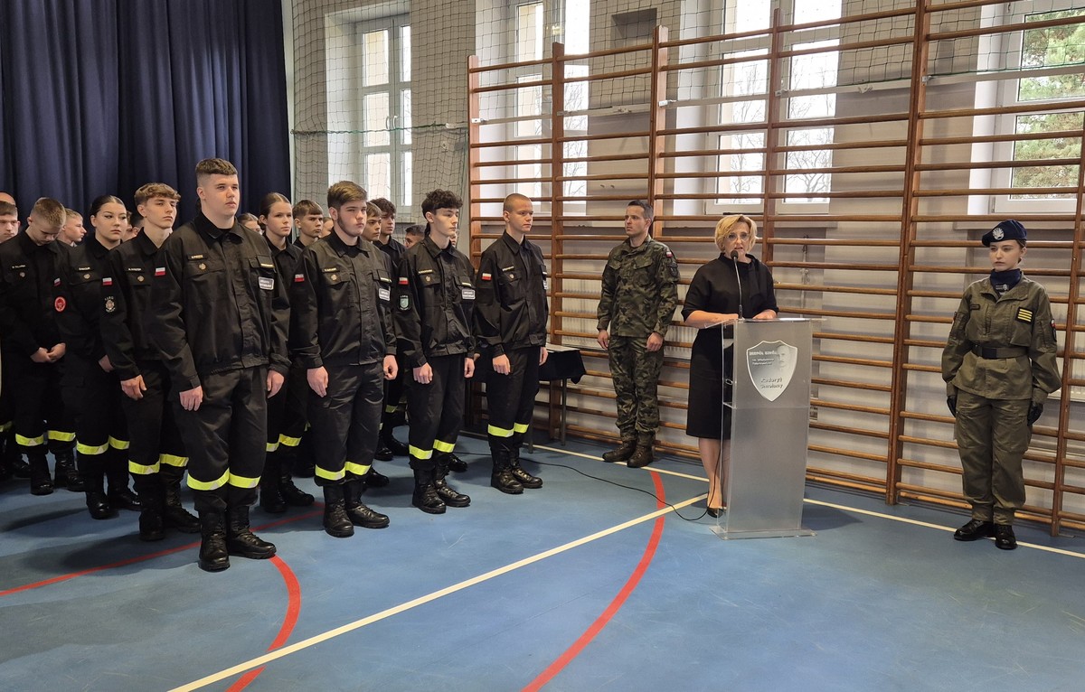 kadeci oddziału o profilu menduowym i pani Dyrektor