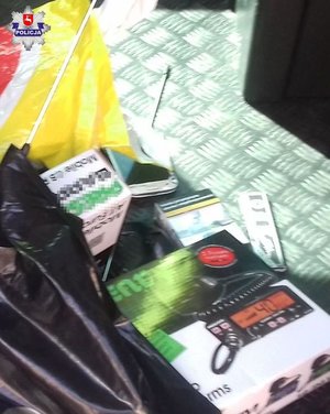 anteny i pudełka po CB-radiach