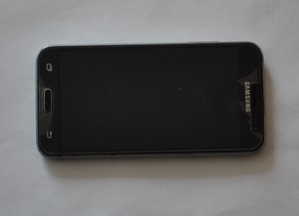 Smartfon Samsung Galaxy J3.