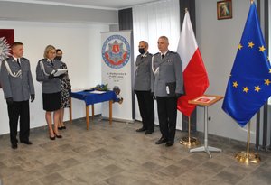policjanci podczas uroczystości
