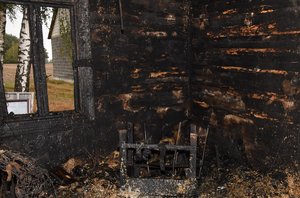 wnętrze spalonego pomieszczenia