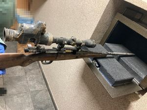 sztucer z lunetą i nakładką termowizyjną