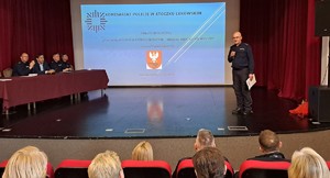 uczestnicy debaty społcznej w Starych Kobiałkach