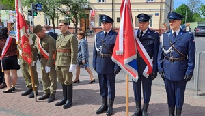 poczet sztandarowy Komendy Powiatowej Policji w Łukowie