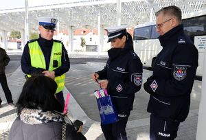 policjanci podczas inauguracji akcji
