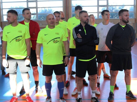 drużyna piłki nożnej z łukowskiej Komendy Policji