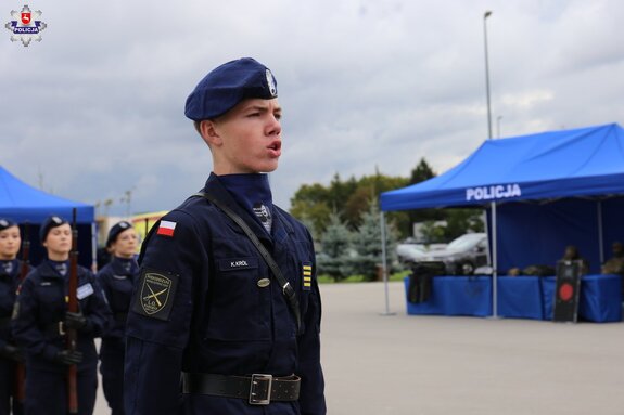 kadeci podczas musztry