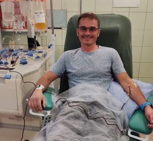 Tomasz Bosek w trakcie zabiegu oddawania szpiku i komórek macierzystych